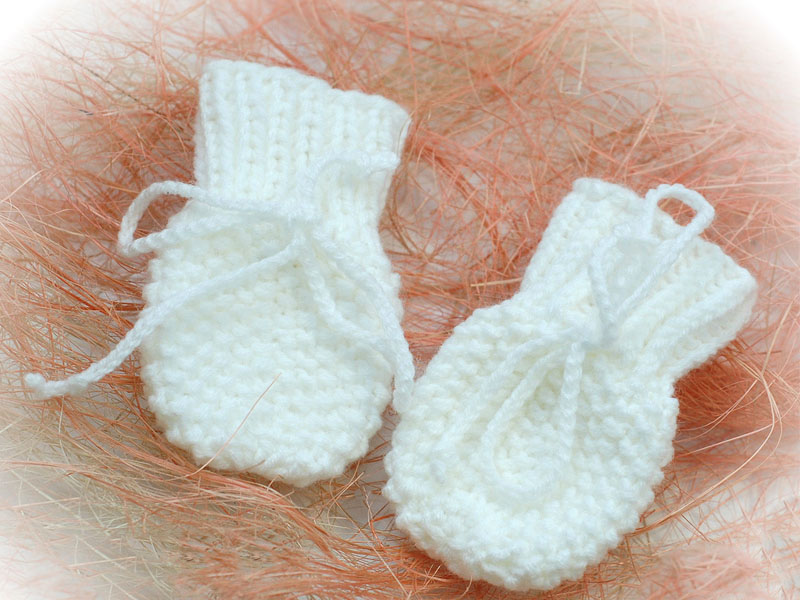 Царапки для новорожденных своими руками